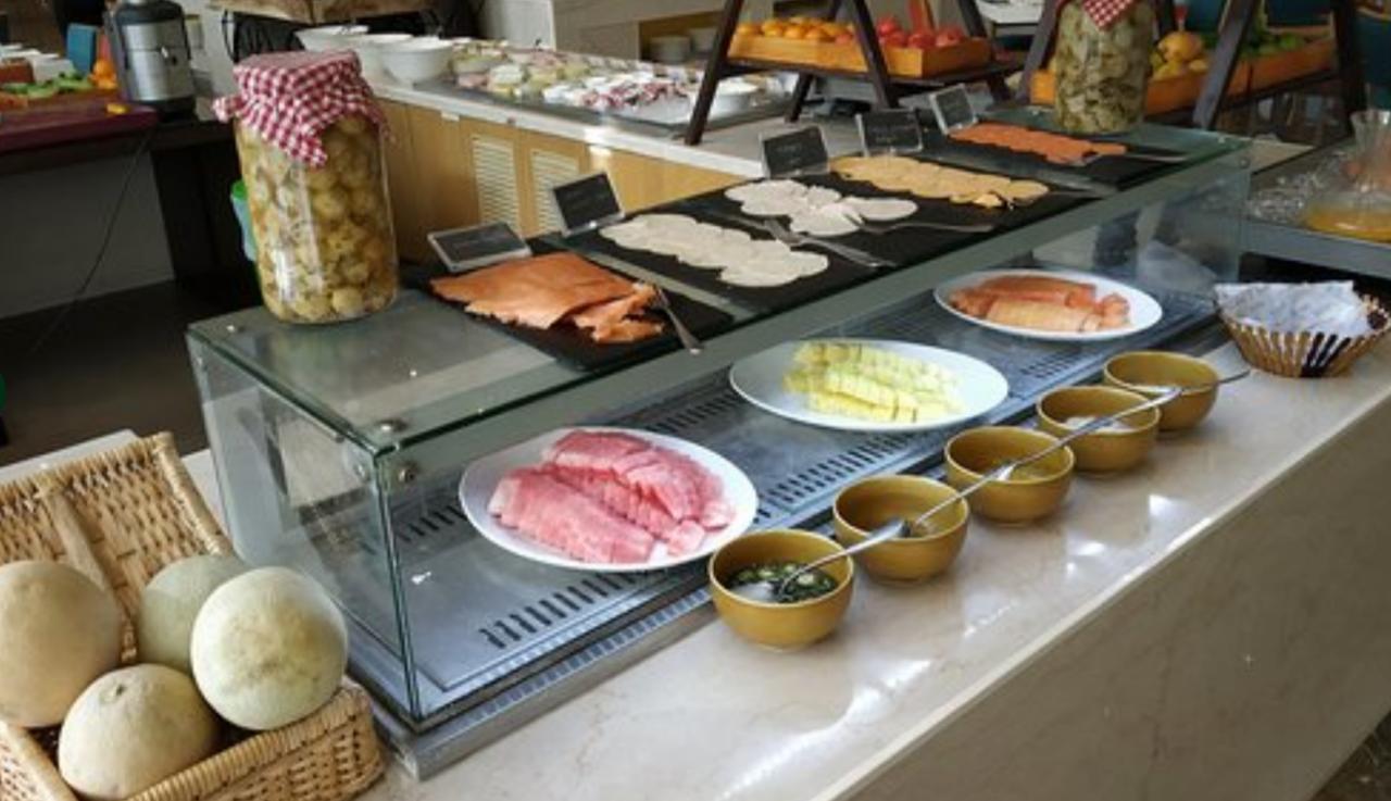 Hotel Salad / Cold Buffet Counter